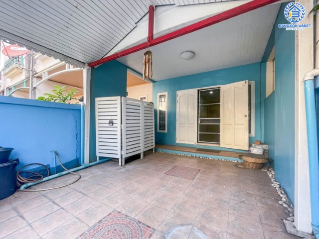 ทาวน์เฮ้าส์มือสองย่านนนทบุรี ม.สรานนท์ ติวานนท์-ปากเกร็ด เนื้อที่ 16 ตร.ว. ฟังก์ชัน 3 ห้องนอน 2 ห้องน้ำ 1 ที่จอดรถ บ้านดีในโครงการสุดยูนีค! บนทำเลติดถนนติวานนท์ ใกล้เซ็นทรัลแจ้งวัฒนะ และรถไฟฟ้าสายสีชมพู "สถานีแยกปากเกร็ด"